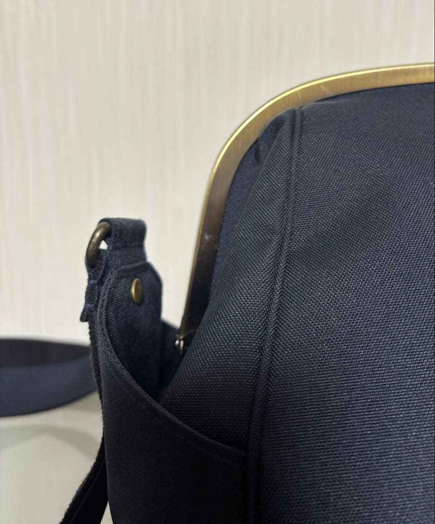 アヤノコウジ　大玉がま口ショルダーバッグ　コーデュラ　ダークネイビー