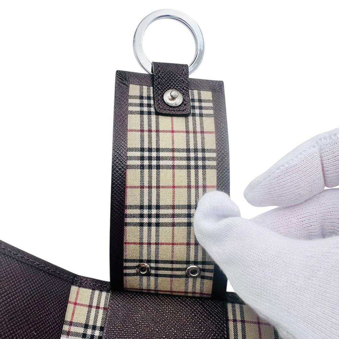 未使用品　バーバリー　キーケース　ブラウン