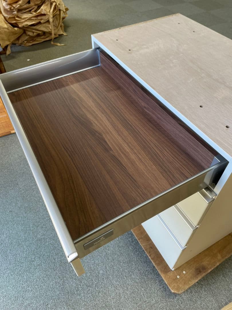 Monster ホワイト木製モダンキッチンカウンター