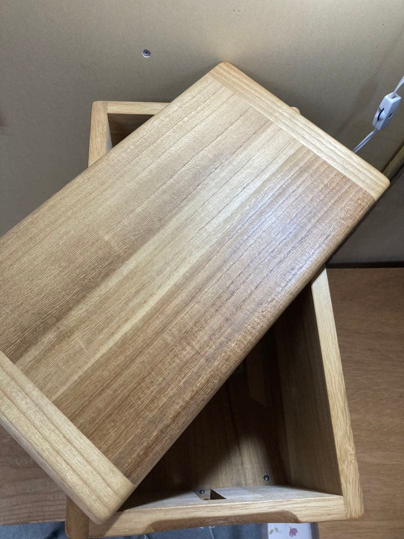 桐の米びつ10kg用　桐子モダン　ほぼ未使用　C