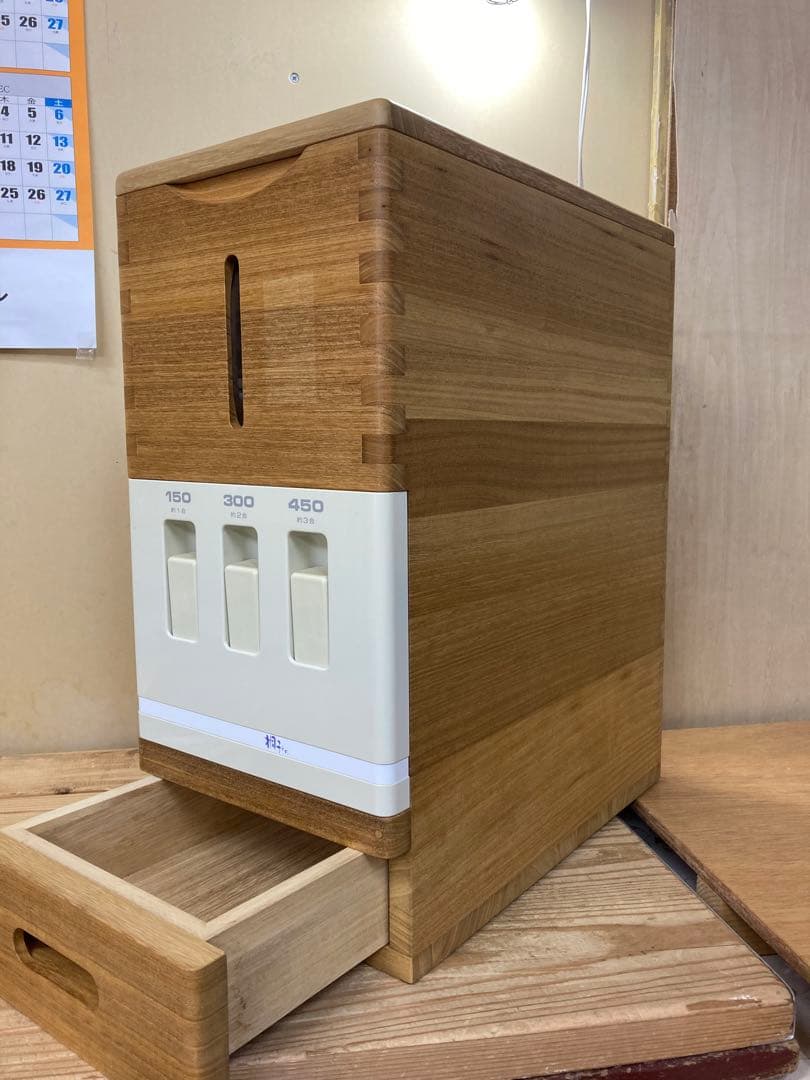 桐の米びつ10kg用　桐子モダン　ほぼ未使用　C