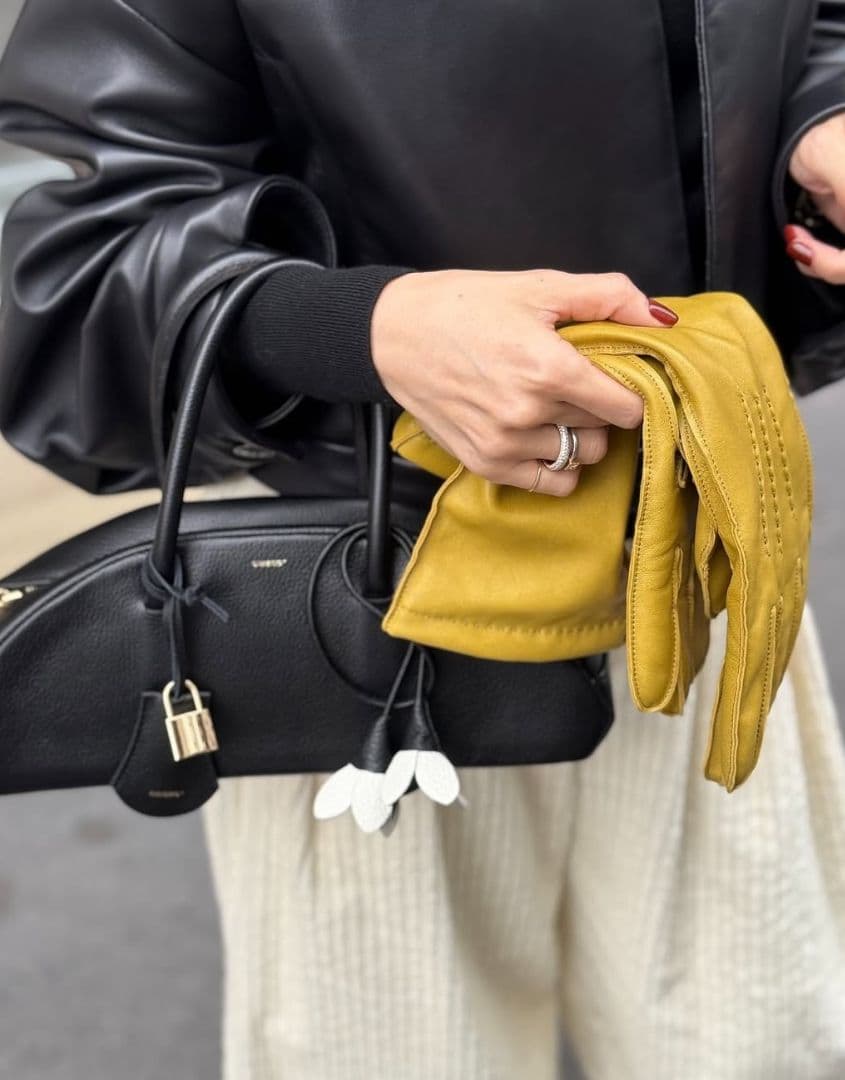 【4日まで限定価格】【新品・未使用】lambleather middleglob