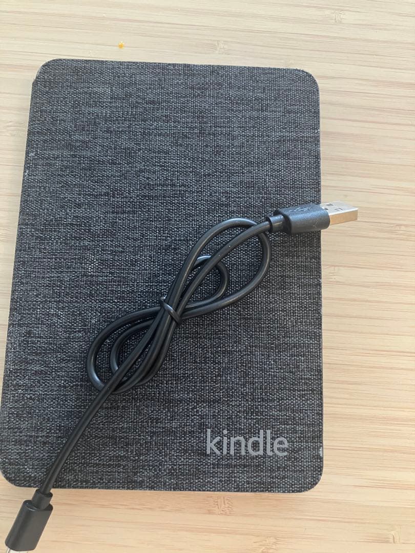 Kindle 11世代 本体　カバー、充電コード付き