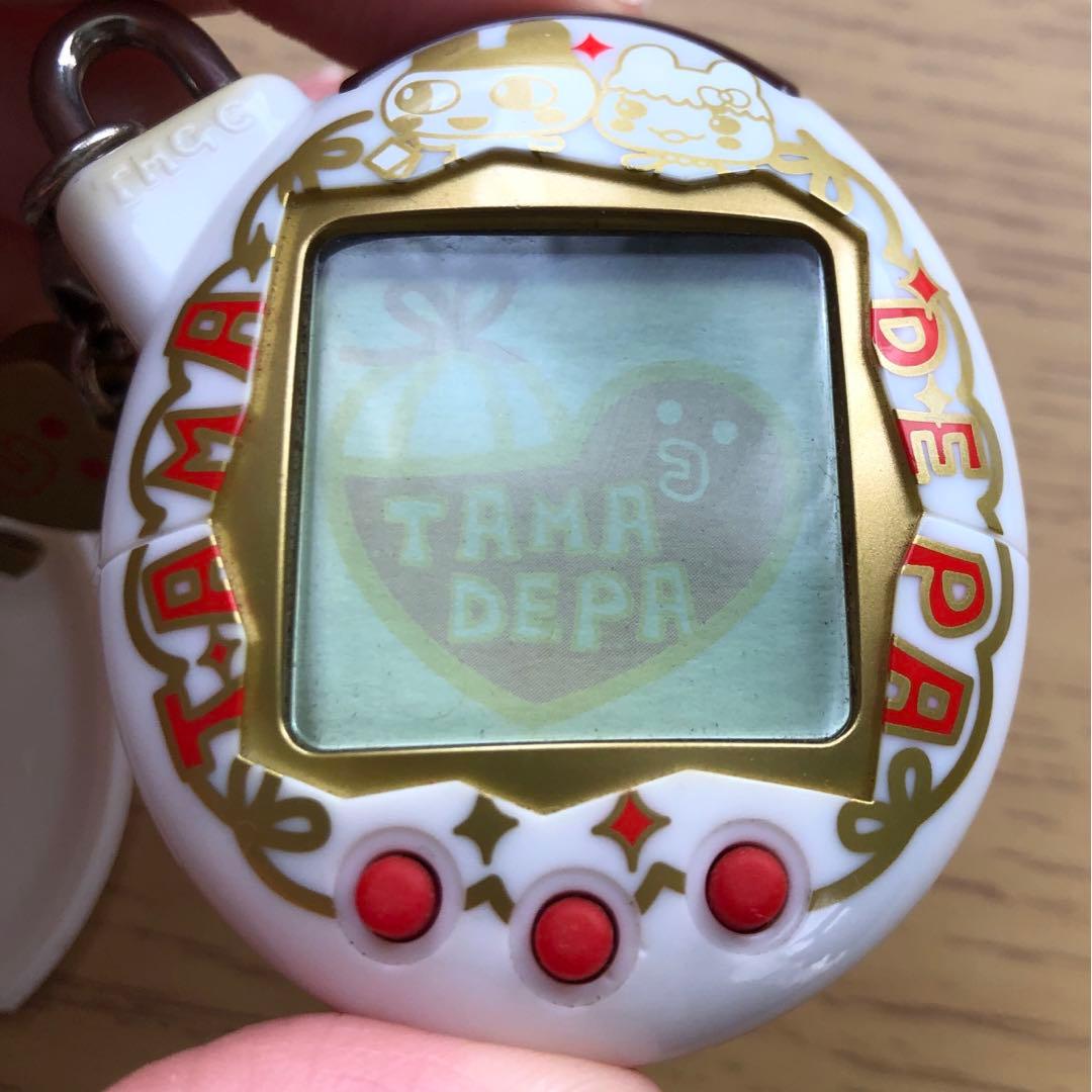 たまごっち　たまごっちデパート ふぁみりーイロイロたまごっちプラス　ケース 限定