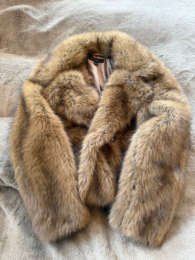 【完売品】未使用ZARA ショートフェイクファーコートS 試着のみ