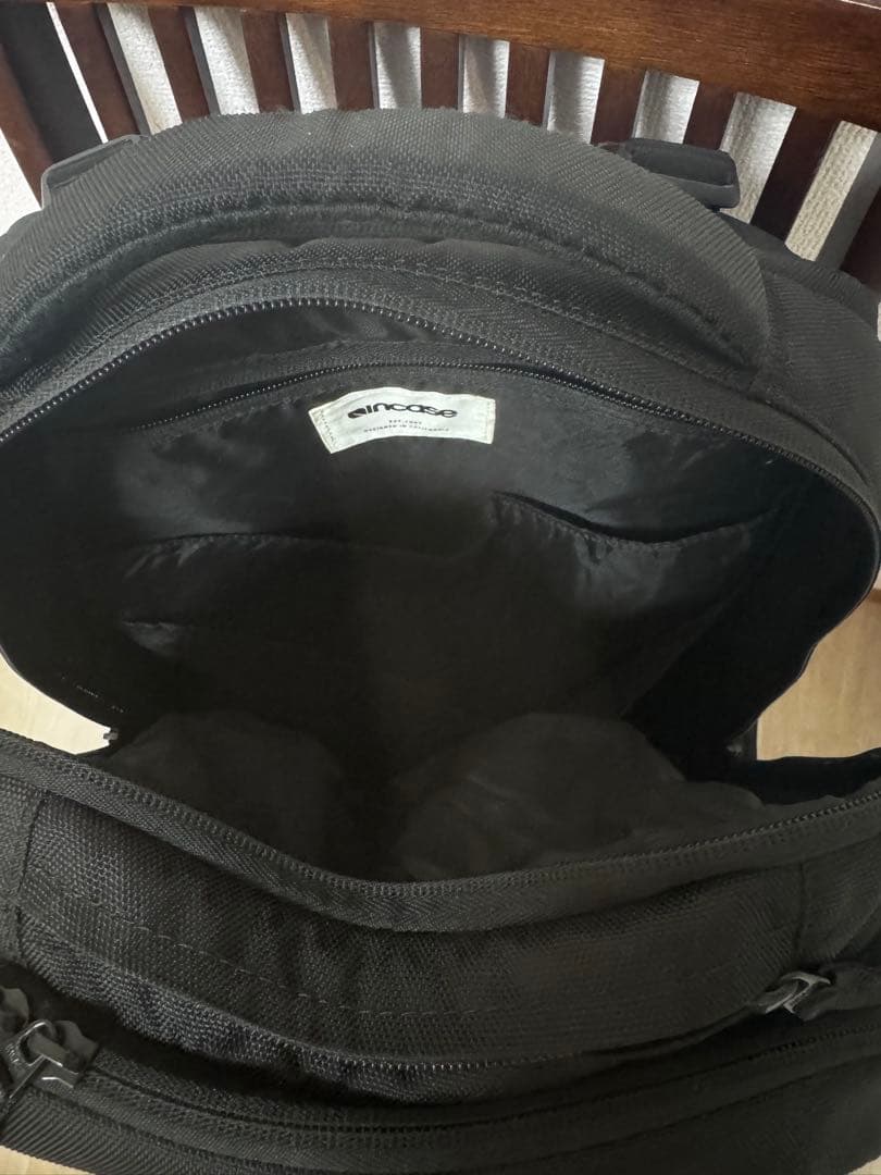 Incase ブラックバックパックICON