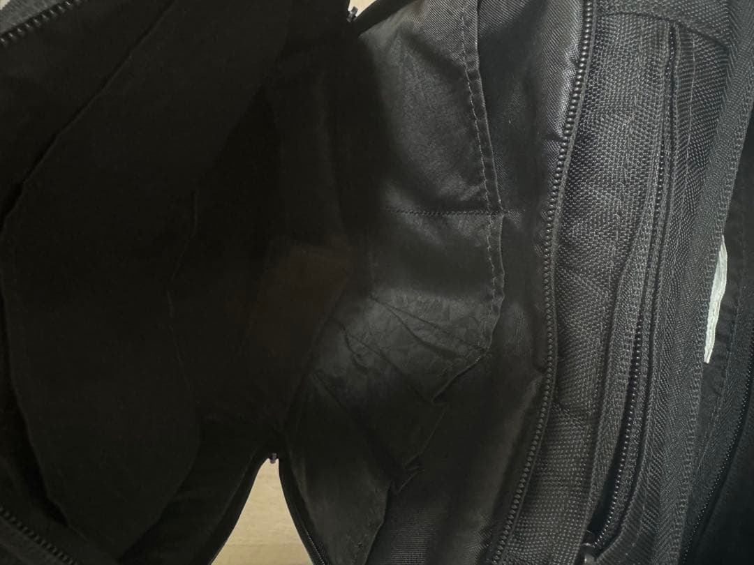 Incase ブラックバックパックICON