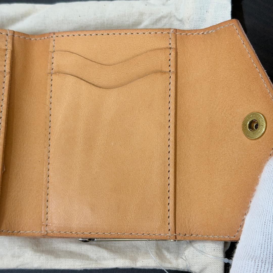 【新品未使用】イルビゾンテ 二つ折り がま口 財布 ヌメ ナチュラル