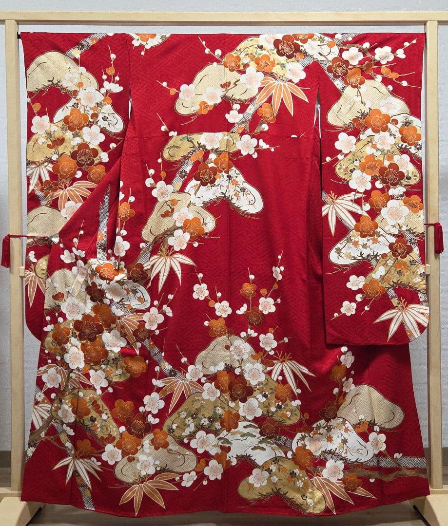 D 豪華 松竹梅 金駒刺繍 金彩 しぼり模様 正絹 振袖 成人式 着物