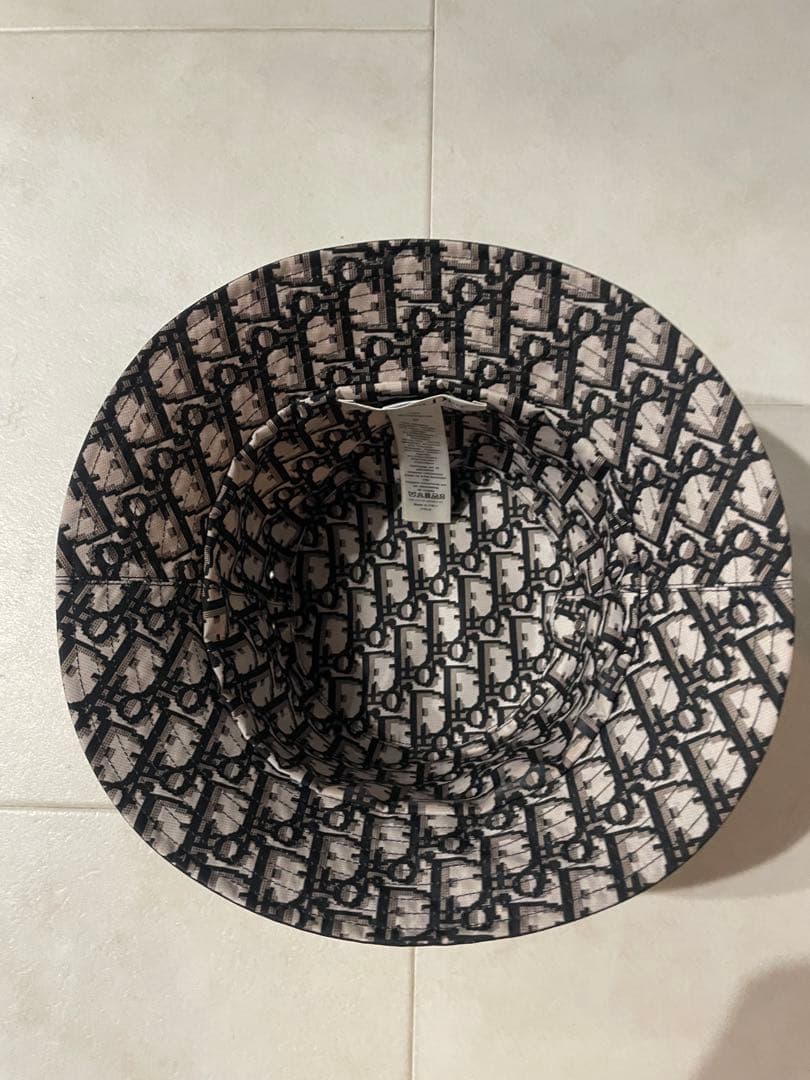 DIORバケットハット 黒 ロゴパターン