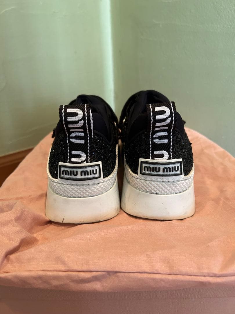 三連休タイムセールmiu miu ブラックグリッタースニーカー