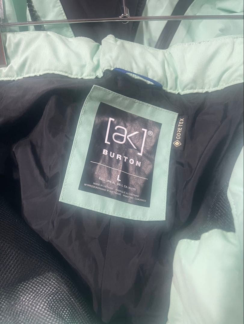 Burton [ak] ゴアテックス 上下セットL バレンタインセール実施中❣️