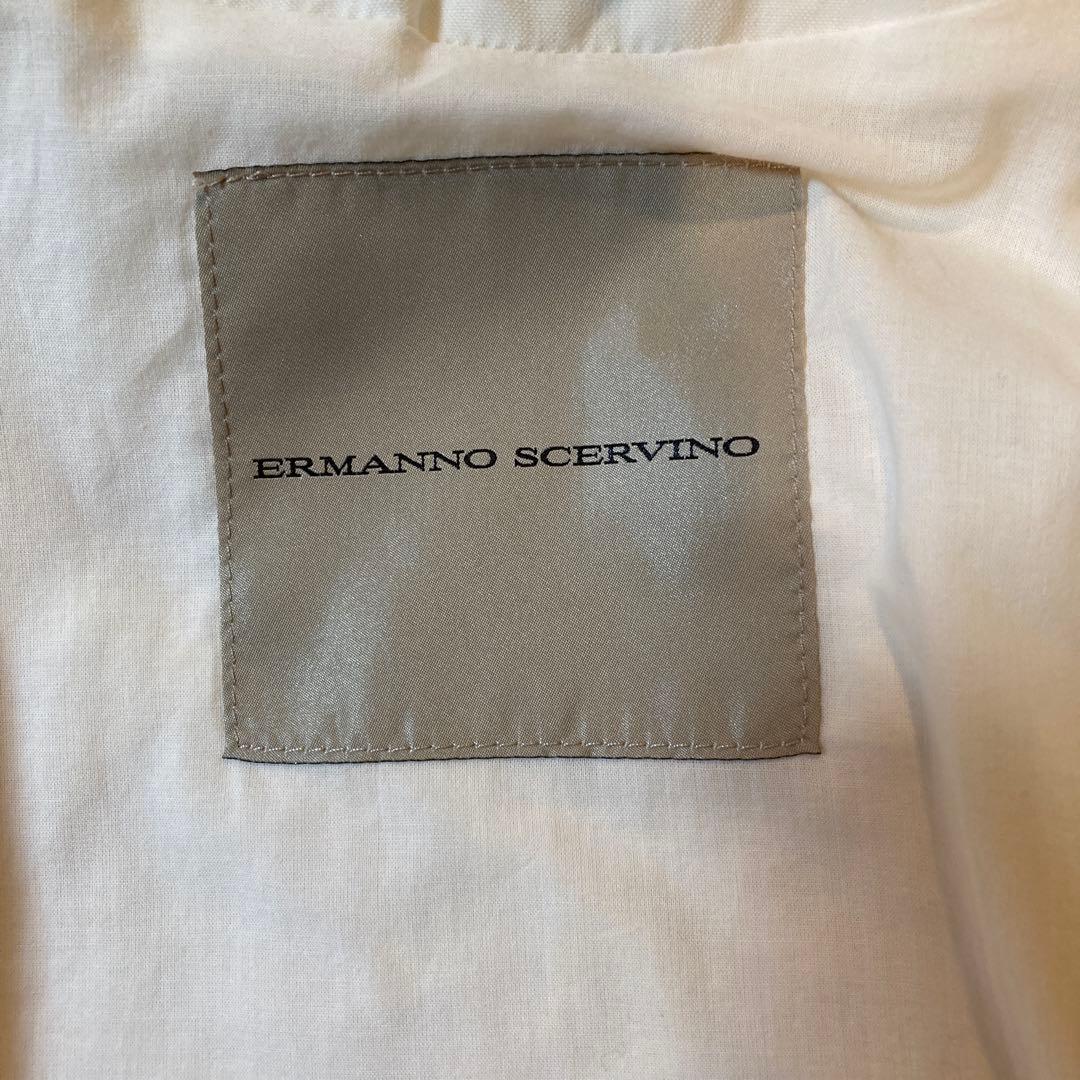 刺繍入りホワイトノーカラージャケット