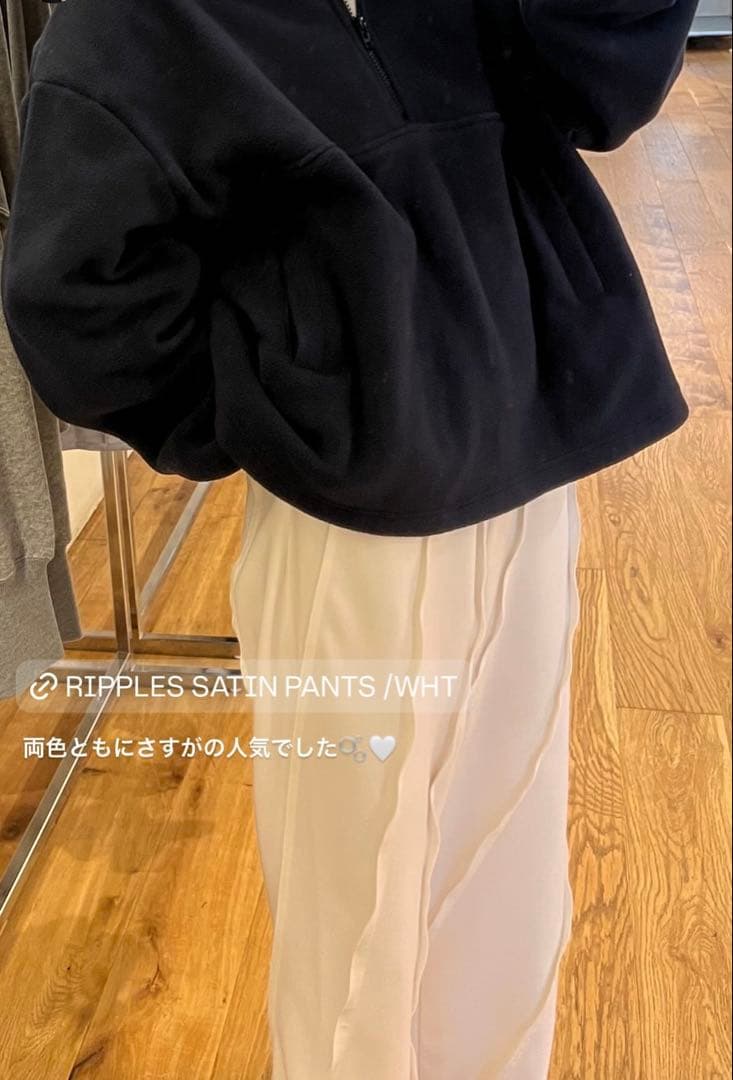 meer. RIPPLES SATAIN PANTSブラック