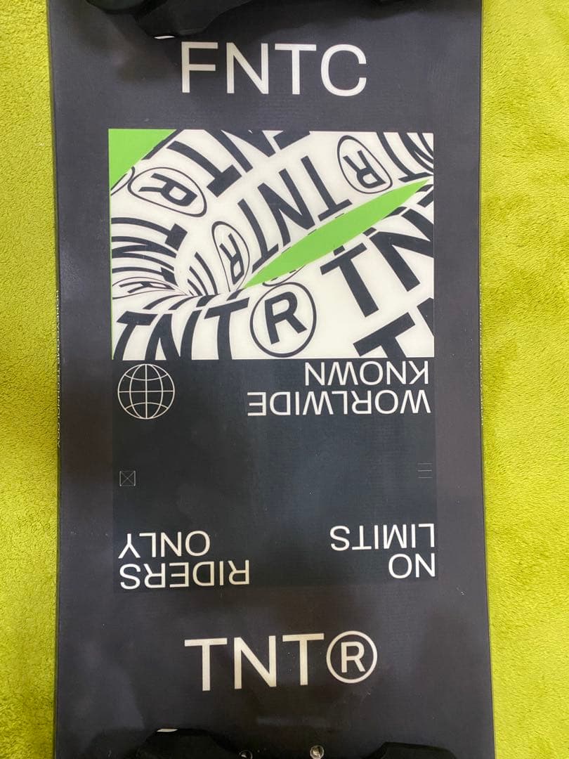 TNT FNTC スノーボード 147 FLOW ビンディング　グラトリ
