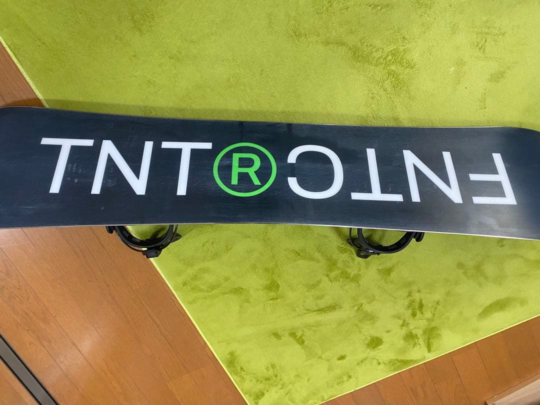TNT FNTC スノーボード 147 FLOW ビンディング　グラトリ
