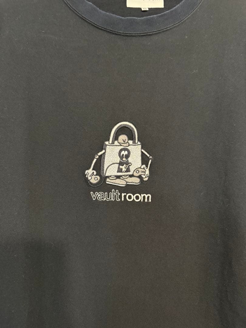 vaultroom モノクロボルト君　ロングTシャツ