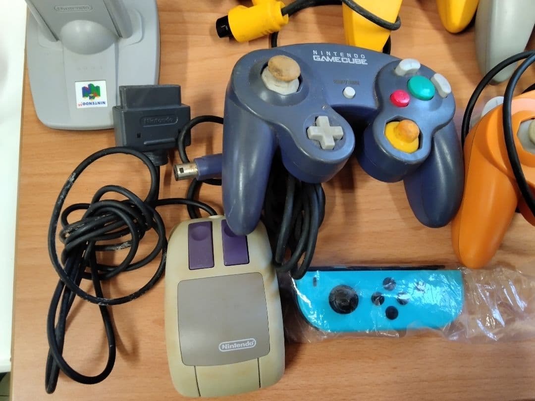 (送料無料鹿児島発)ジャンク品 任天堂 ゲーム機コントローラーセット