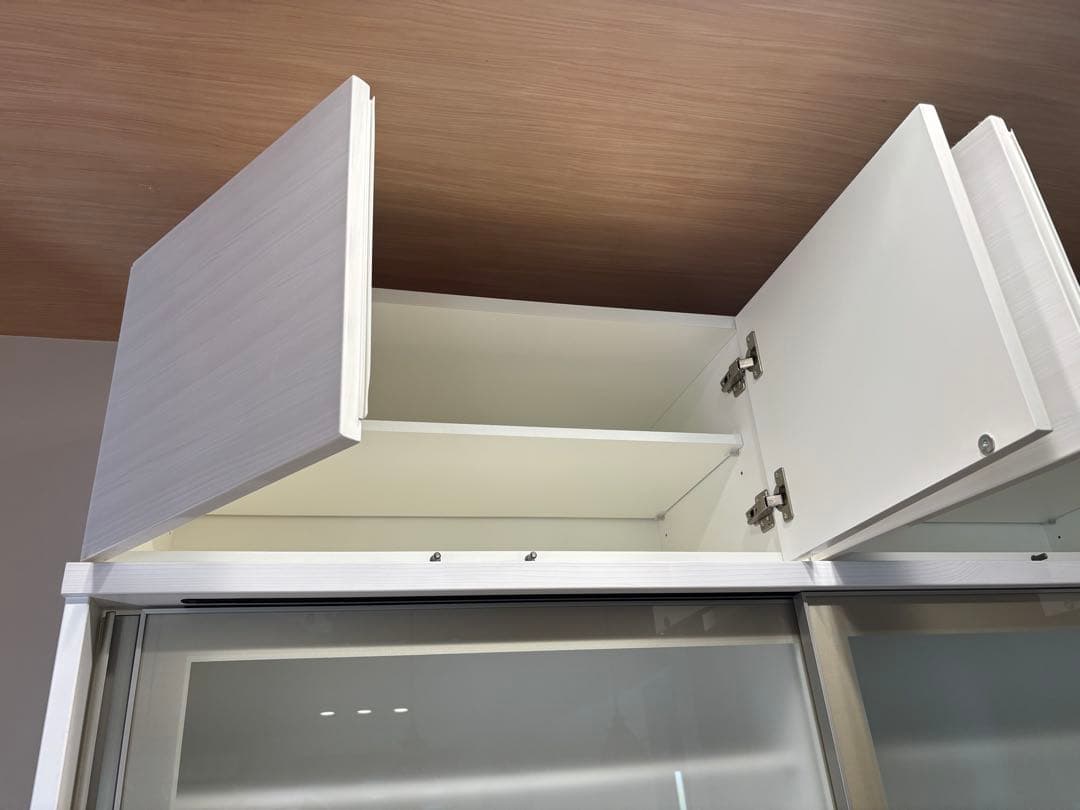 ニトリ　リガーレ　ホワイトキャビネット 食器棚・キッチンカウンター　上置き棚付き