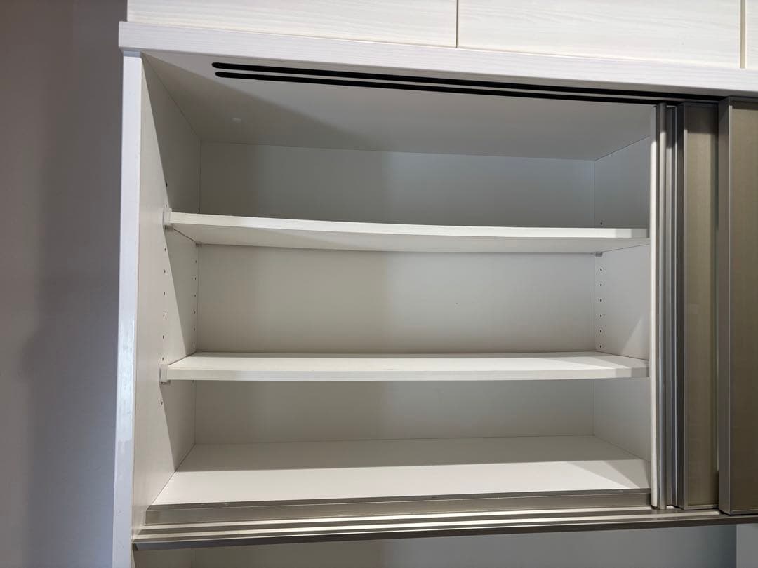 ニトリ　リガーレ　ホワイトキャビネット 食器棚・キッチンカウンター　上置き棚付き