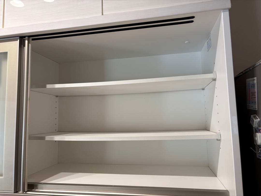 ニトリ　リガーレ　ホワイトキャビネット 食器棚・キッチンカウンター　上置き棚付き