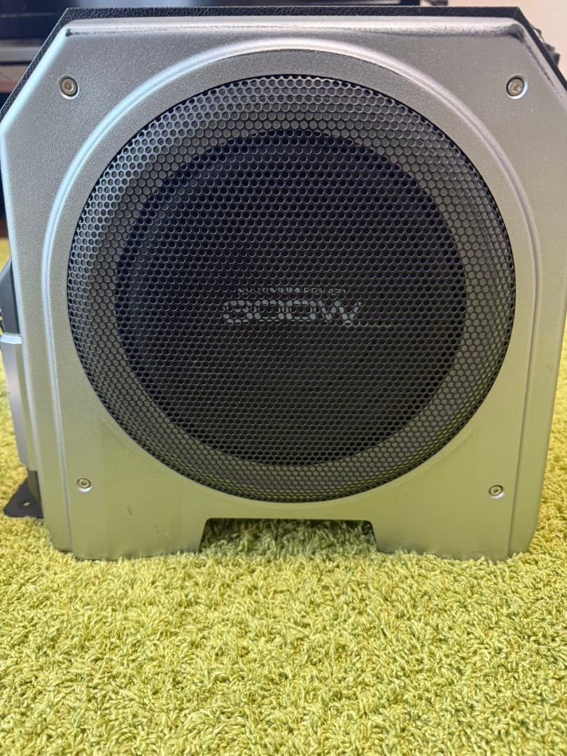 ケンウッド彩速ナビ　カーナビ　サブウーファー　MDV-Z702 KSC-SW50