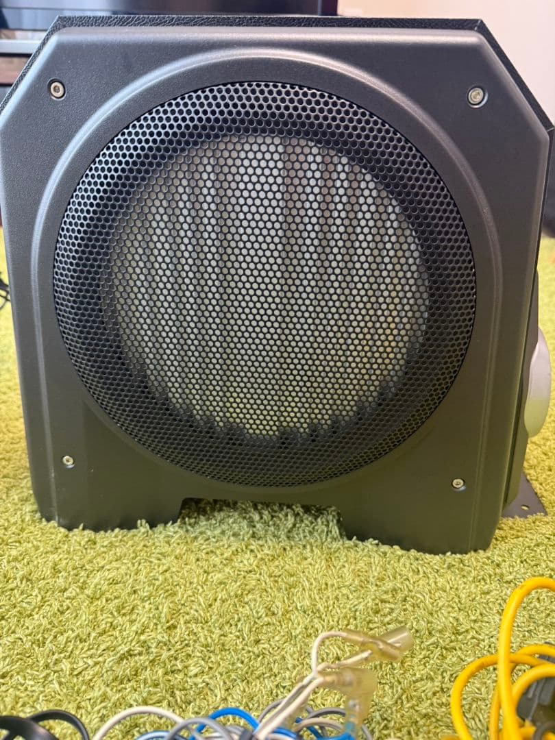 ケンウッド彩速ナビ　カーナビ　サブウーファー　MDV-Z702 KSC-SW50