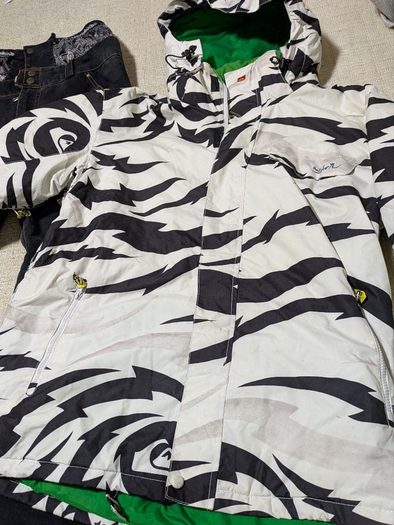QUIKSILVERメンズスノボードスノボースキーウェア　サイズL