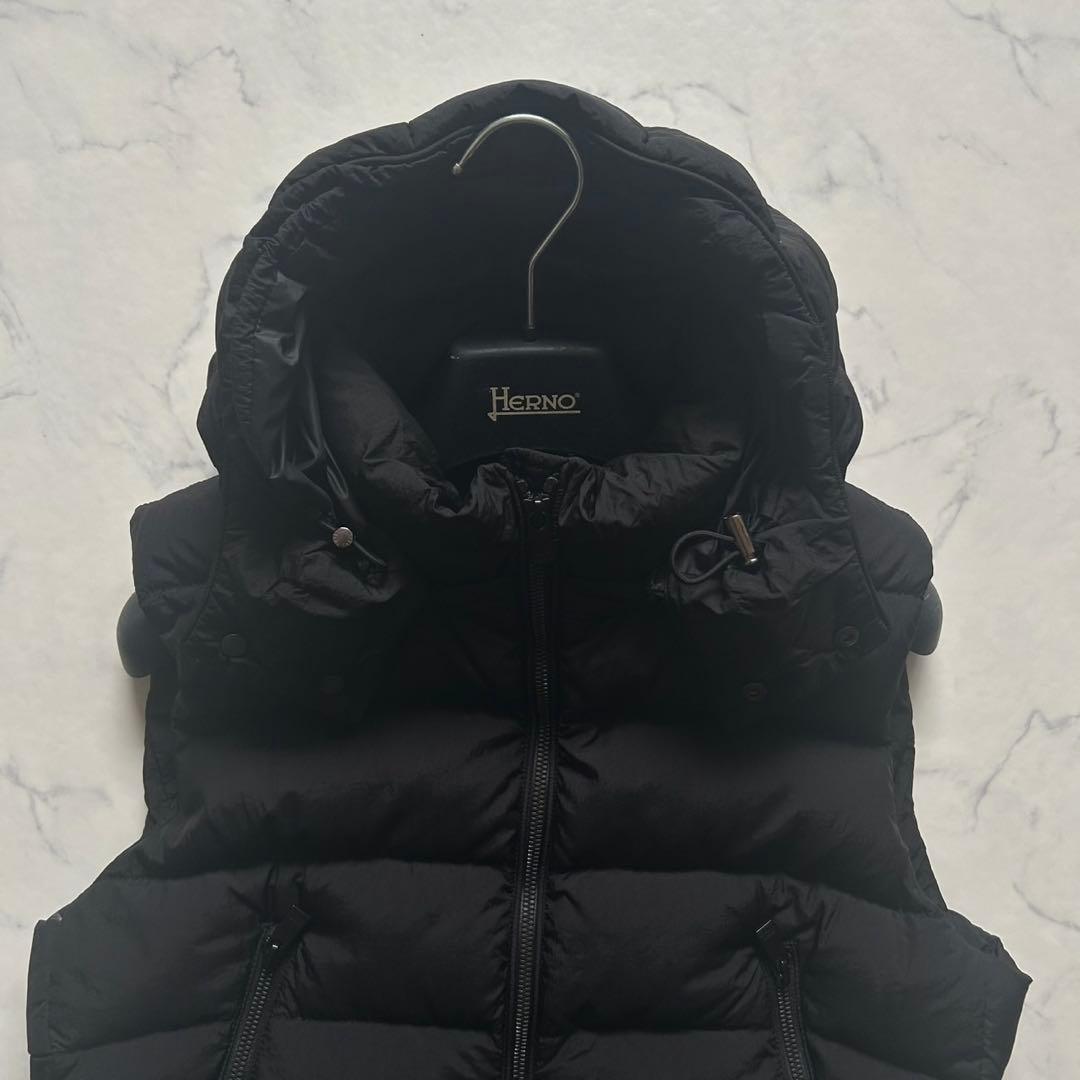 近年モデル タトラス クローネ ダウンベスト フード2way CURONE 黒