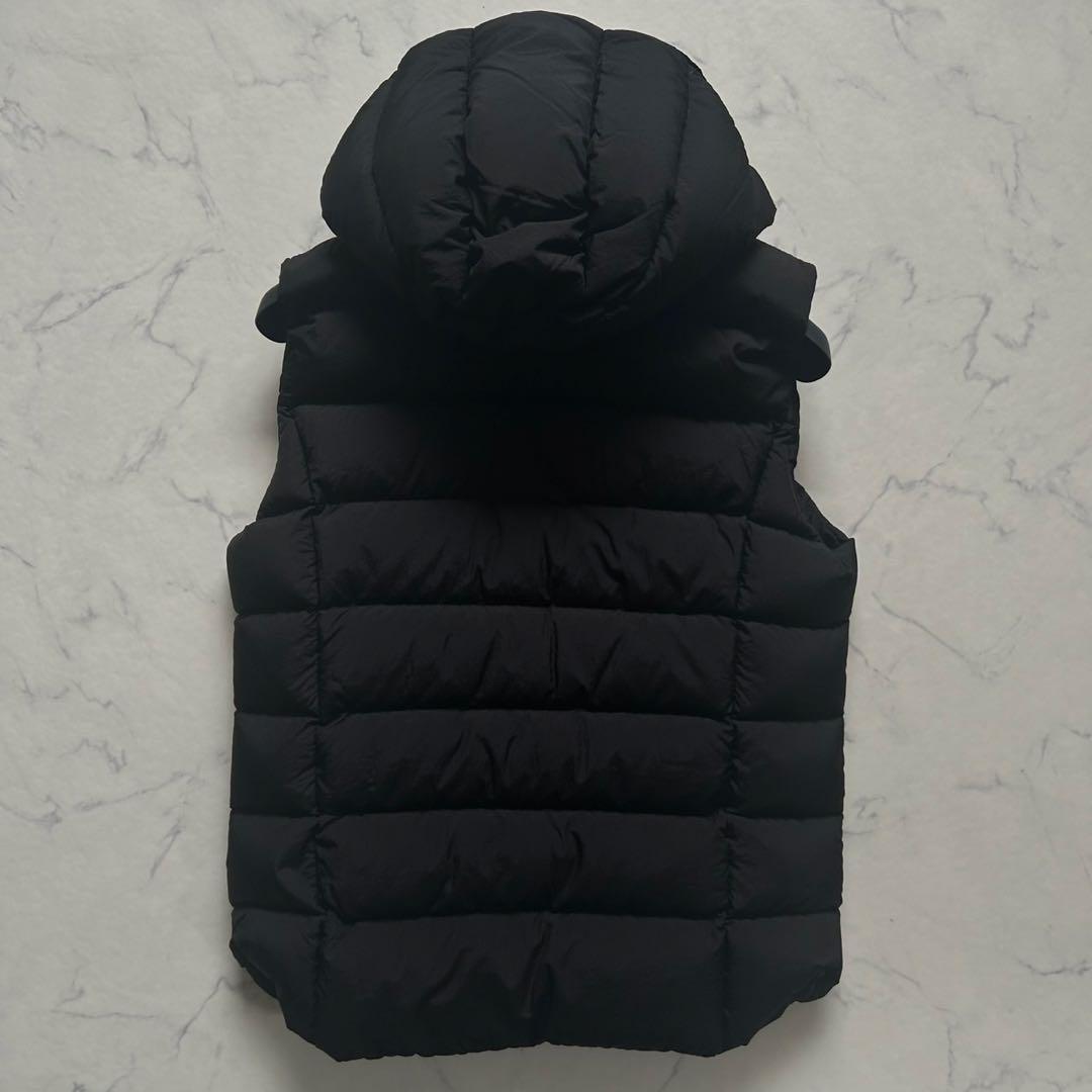 近年モデル タトラス クローネ ダウンベスト フード2way CURONE 黒