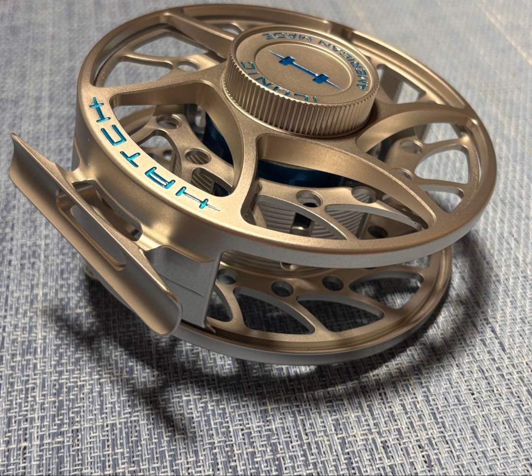 リール Hatch Iconic 7 Plus Clear/Blue Mid