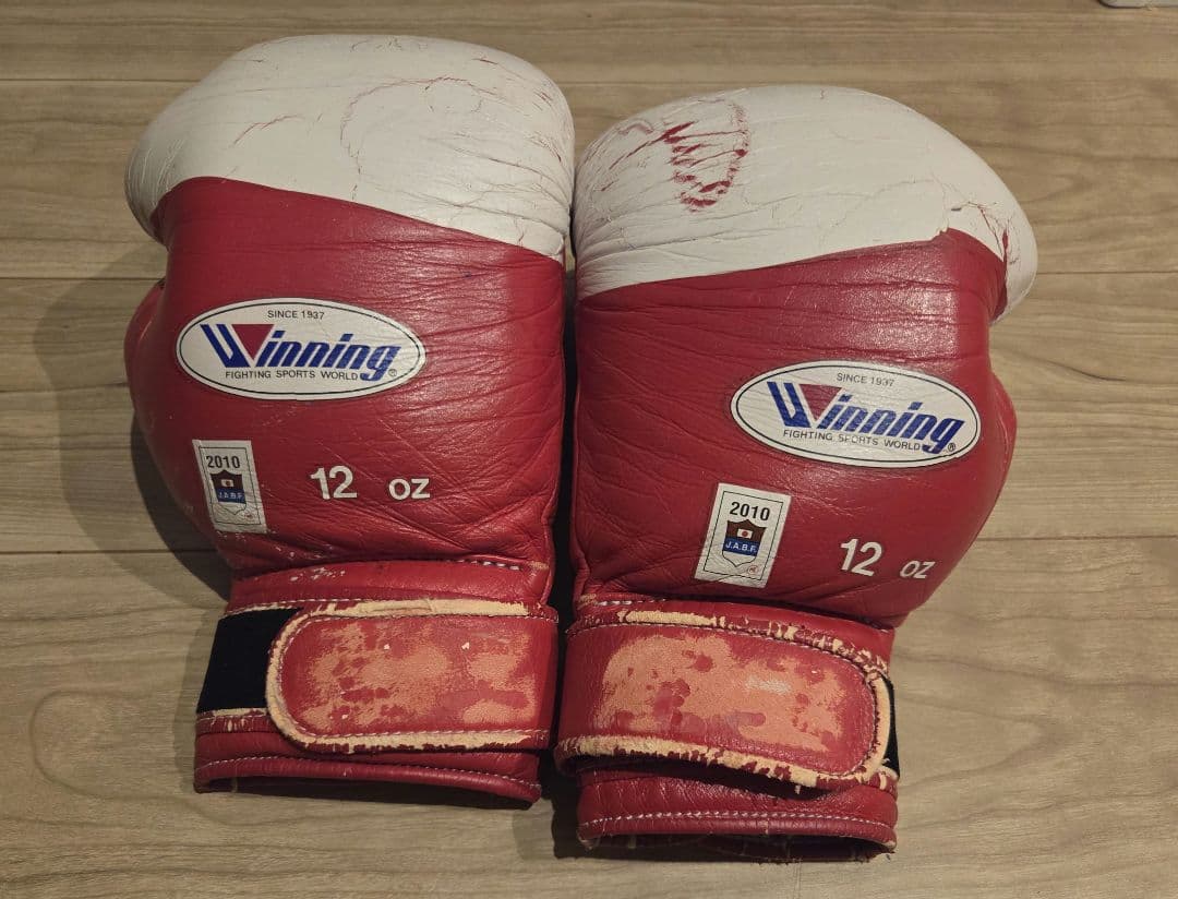 Winning ボクシンググローブ 12oz 赤