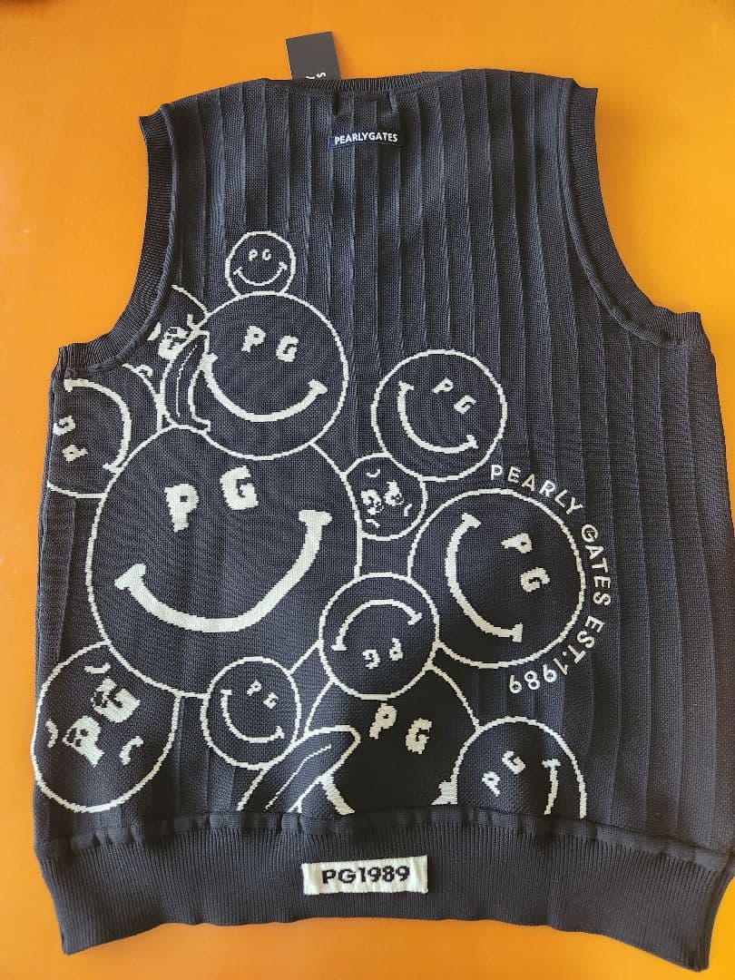 パーリーゲイツ　スマイル☺柄ダークネイビーベスト