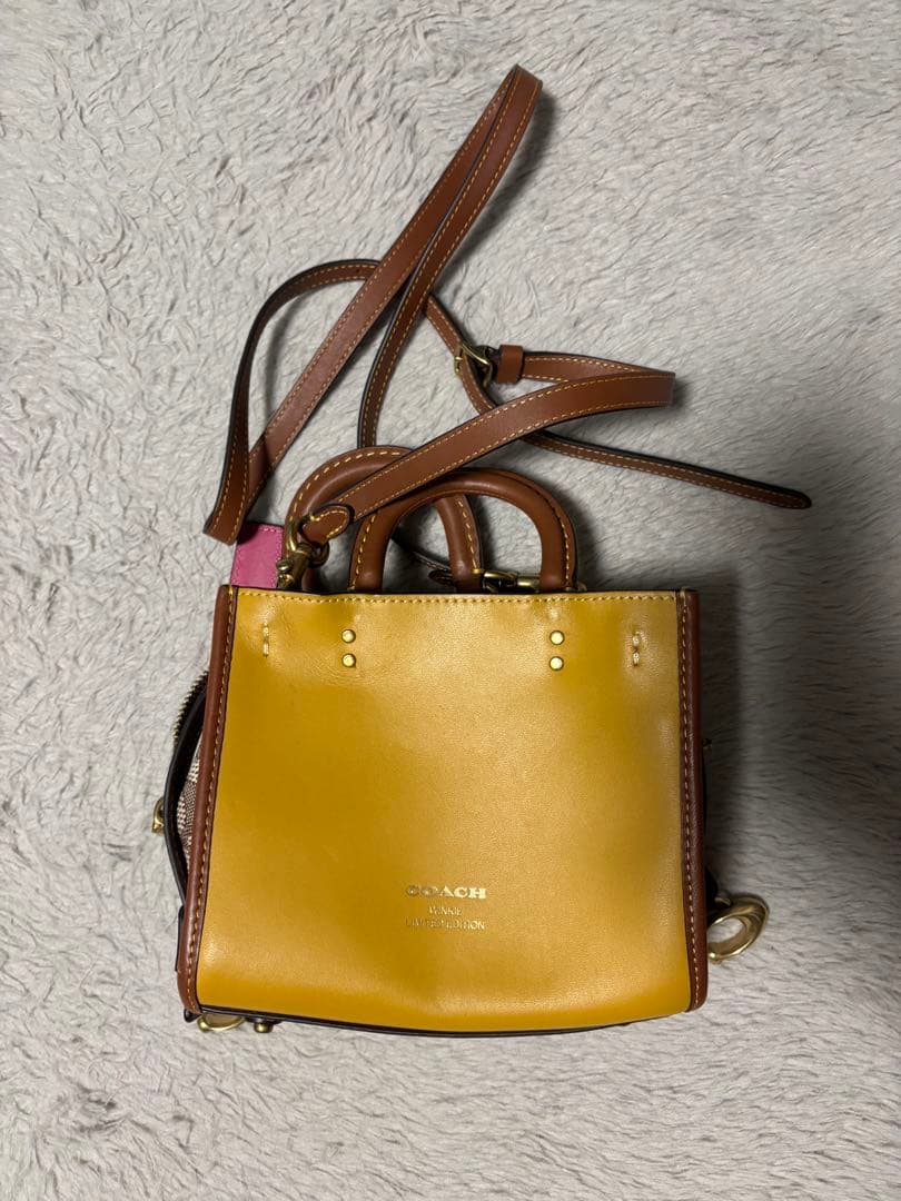 COACH イエローフェイスショルダーバッグ