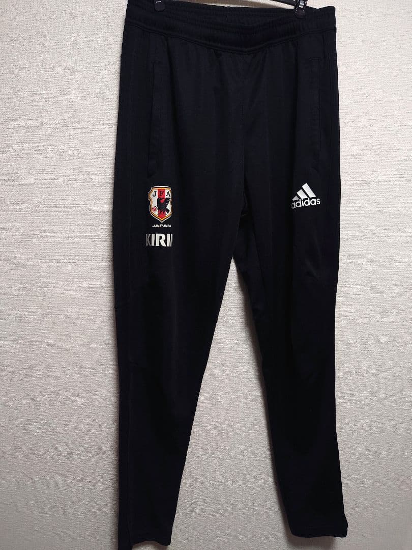 k*u様 adidas　サッカー日本代表　トレーニングウェアセットアップ