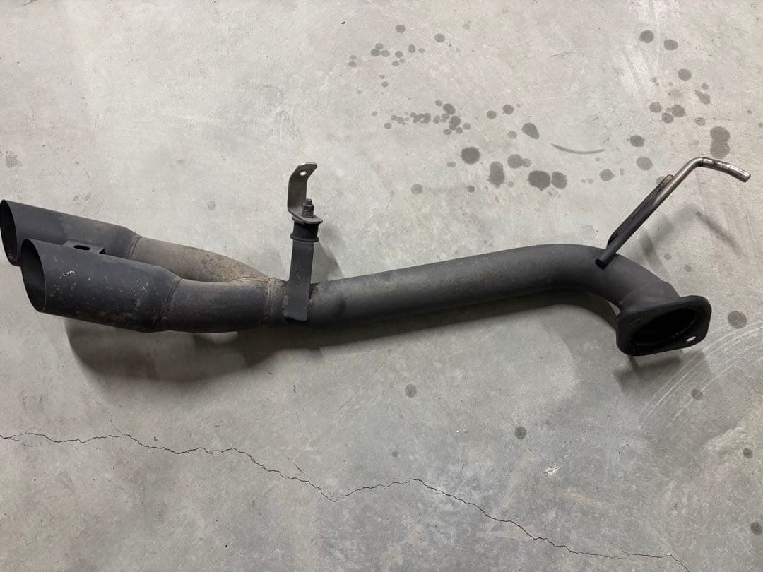 ハイエース4型 4WD ディーゼル　サイド出しマフラー