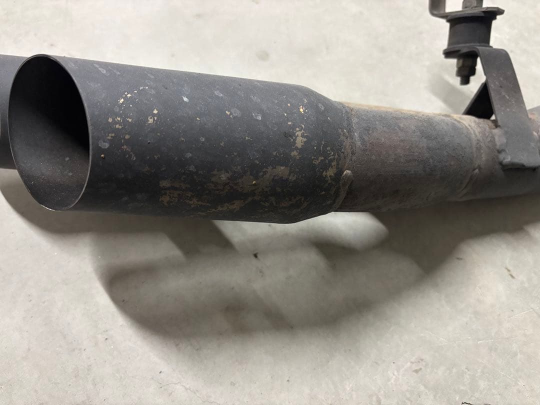 ハイエース4型 4WD ディーゼル　サイド出しマフラー