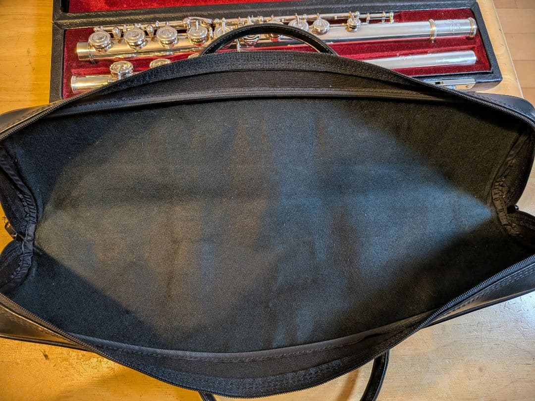 YAMAHA　ヤマハ　 フルート YFL-451　　Eメカ搭載　 ケース付き