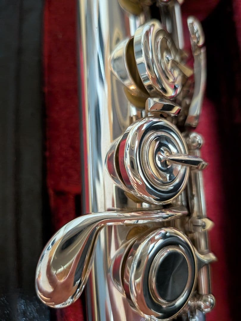 YAMAHA　ヤマハ　 フルート YFL-451　　Eメカ搭載　 ケース付き