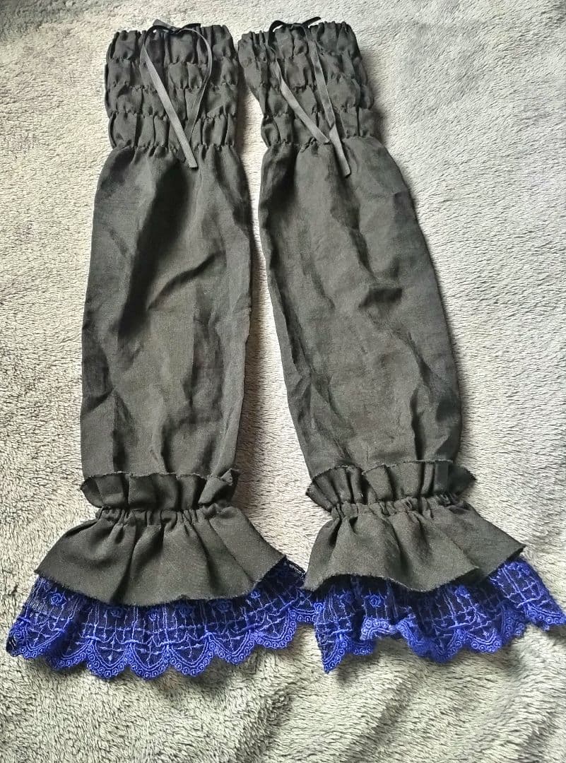 公*o様 モワメームモワティエ　アームカバー　アームウォーマー　黒×青