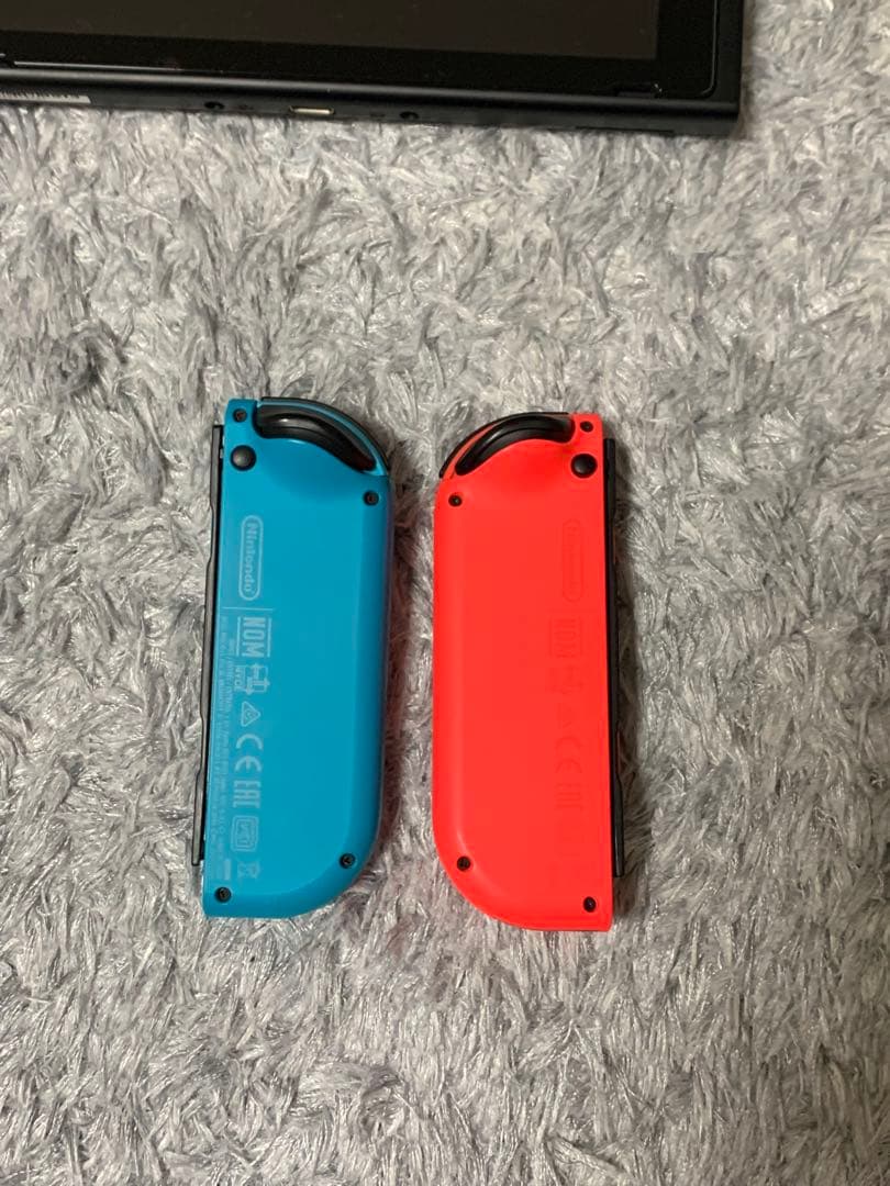 美品！Nintendo switch 本体　ネオンブルー　ネオンレッド　ケース付