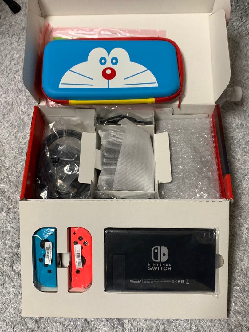 美品！Nintendo switch 本体　ネオンブルー　ネオンレッド　ケース付