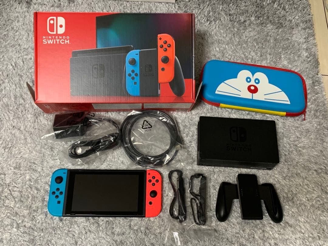 美品！Nintendo switch 本体　ネオンブルー　ネオンレッド　ケース付