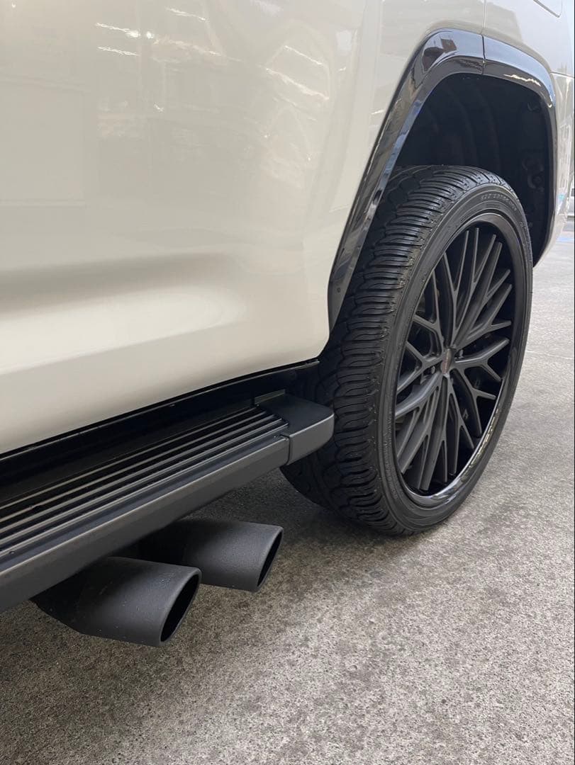 みやちゃんランクル300 ガソリン車 SUXON マフラー中古 サイド出し