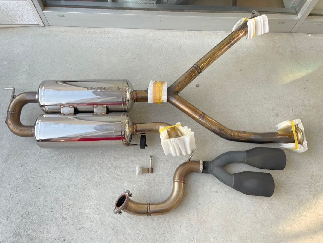 みやちゃんランクル300 ガソリン車 SUXON マフラー中古 サイド出し