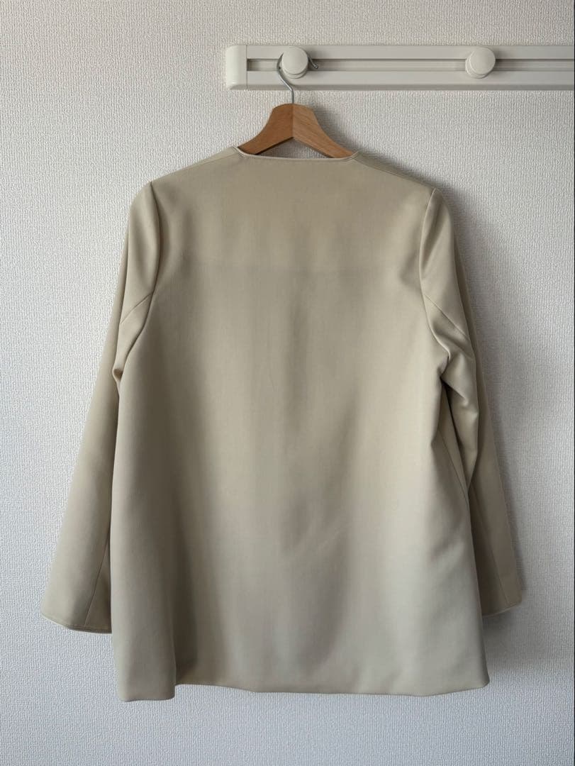 louren ノーカラージャケット