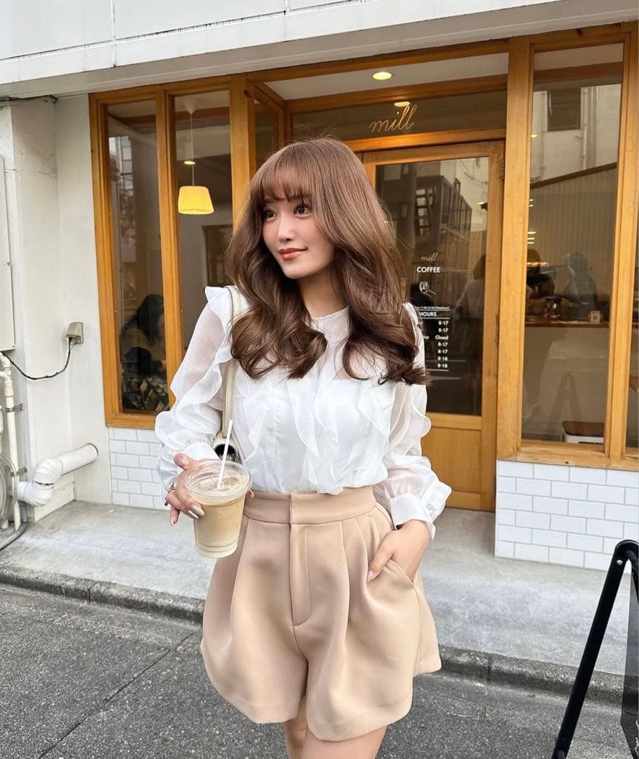 【新品未使用タグ付き】シェリエsheller サイドヘムショートパンツベージュM