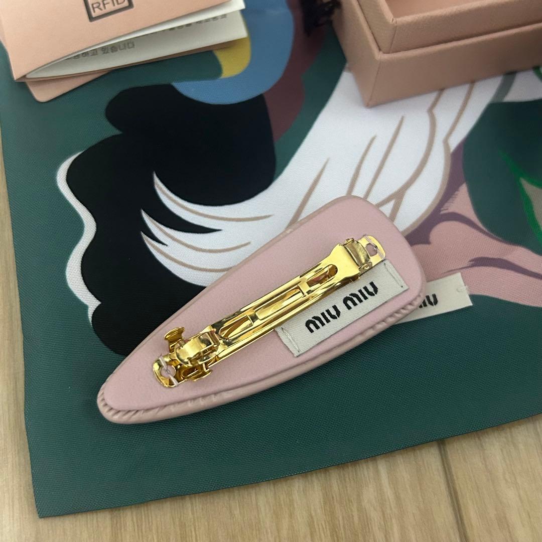 miumiu ミュウミュウ　ヘアピン　ヘアクリップ　バレッタ　ピンク