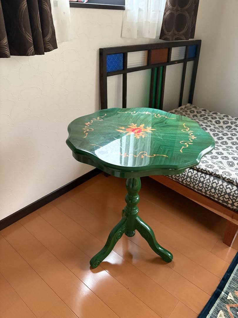 アンティーク　イタリア　象嵌　緑色の花模様八角形テーブル