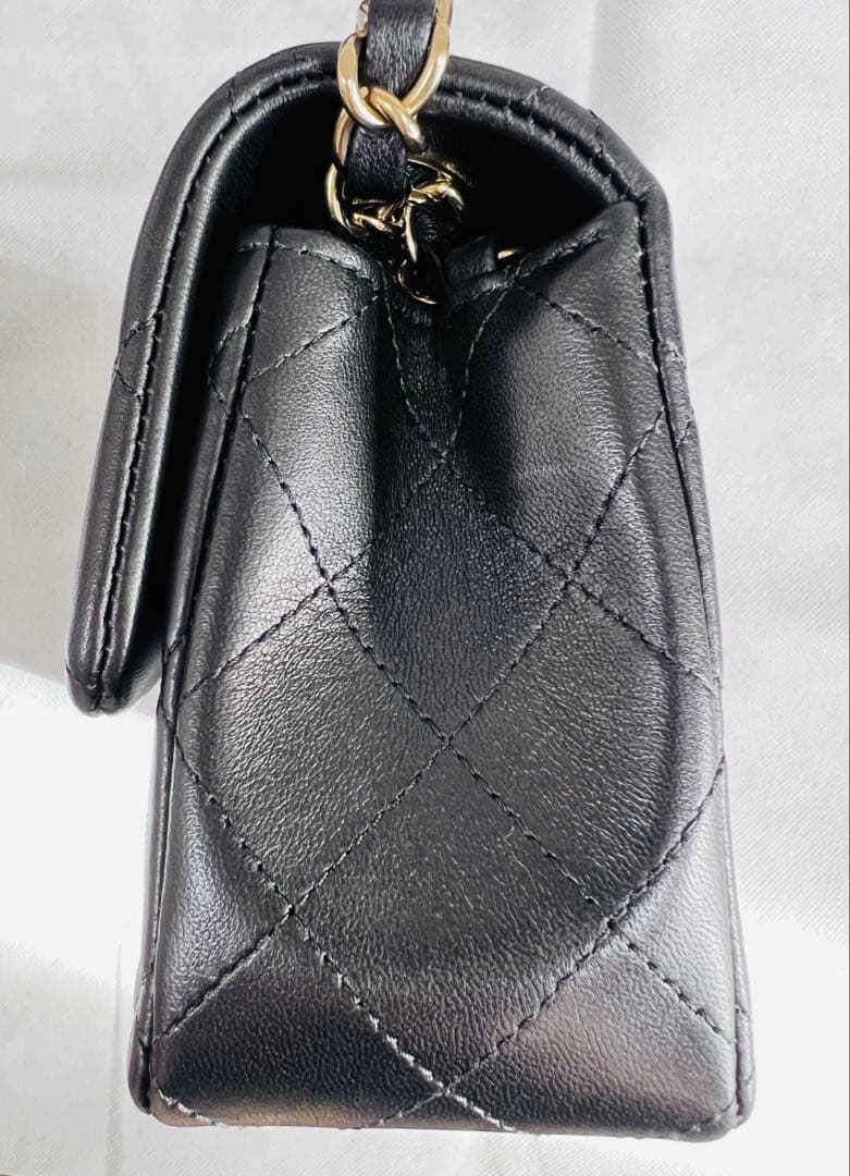 CHANEL ショルダーバッグ ミニマトラッセ A69900 黒 ラムスキン